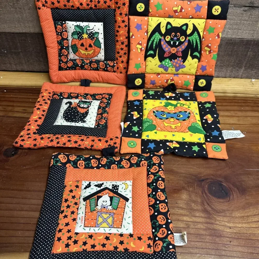 Vintage 1980s Halloween Themed Pot Holder Ghosts Jack-O-Lanterns Bats Set Of 5
